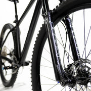 BICICLETA MONTAÑA ALUBIKE MTB XTA 3.0 29 NGO/LIMA T-M 12V