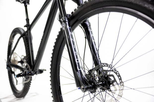 BICICLETA MONTAÑA ALUBIKE MTB XTA 3.0 29 NGO/AZUL T-M 12V