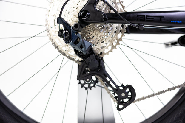 BICICLETA MONTAÑA ALUBIKE MTB XTA 3.0 29 NGO/AZUL T-M 12V